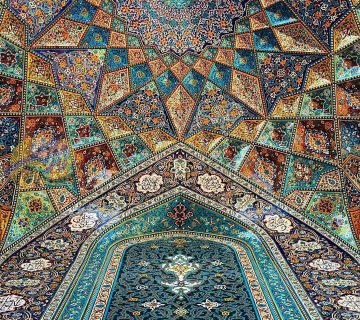 تصویری زییا از معماری ایرانی مسجد آقا بزرگ کاشان